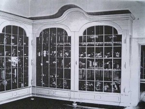 Die Münchner Silberkammer vor dem Zweiten Weltkrieg - die großen Schränke erinnern noch an die ursprüngliche Verwahrung