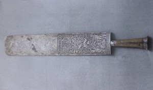 Nicht scharf, aber schön: Dieses reich geschmückte Messer wurde für Albrecht V. geschaffen.