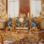 So repräsentativ wie noch heute in den Reichen Zimmern der Residenz wurde unter Karl Albrecht der Großteil der kurfürstlichen Porzellansammlung ausgestellt.