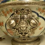 Das Detail zeigt die exquisite Ausführung dieser für Max Emanuel angefertigten Pariser Silbermontierung