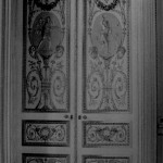 Tür des Puille-Kabinett, Münchner Residenz, Raum 37, Eichen- u. Lindenholz, weiß gefasst u. vergoldet, um 1780