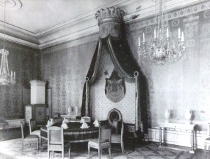 "Großes Sessionszimmer" der Staatsratszimmer (heute Raum 101, Silberkammer d. Residenzmuseums)