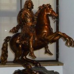 Modischer Vorreiter: Ludwig XIV, Bronzestatuette von P. Gobert, Residenzmuseum