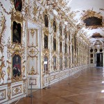 Familie(nband) am laufenden Meter - die Ahnengalerie im Erdgeschoss der Residenz (Raum 4)