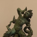 Tusch - zur Eröffnung wird tüchtig ins (Werbe-)Horn gestoßen! Tritonknabe von H. Gerhard, 1584/86