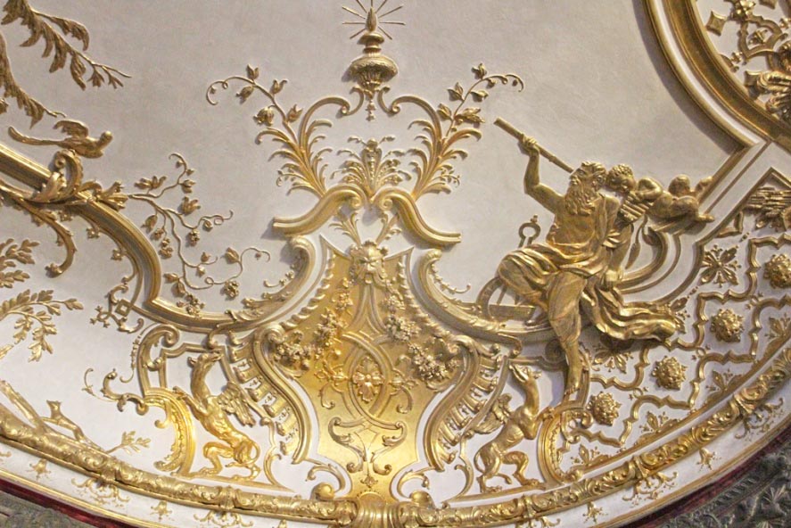 Schlafzimmer Residenz München detail gold