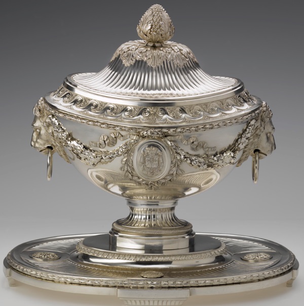 Das Karlsberger Silberservice glänzt heute in der Silbersammlung des Residenzmuseums