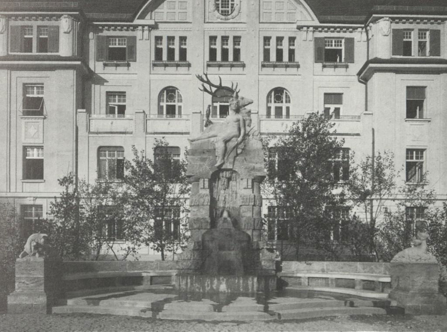 kufsteinerplatz 1 gasteiger brunnen foto historisch