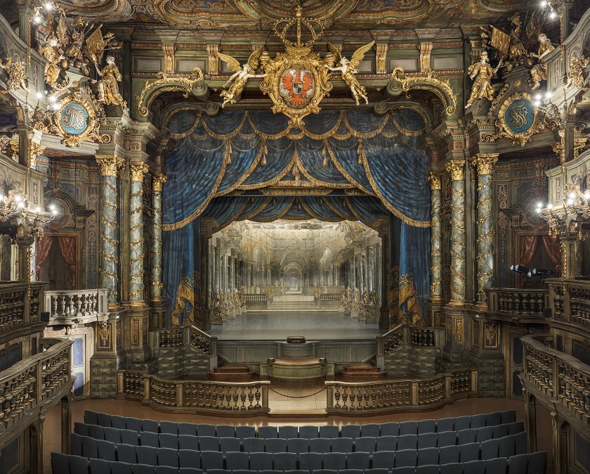 Blick zur Bühne des Markgräflichen Opernhauses vor der Renovierung 2012, Bayerische Schlösserverwaltung