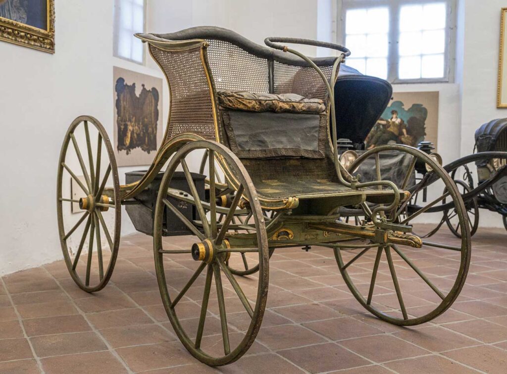 Gartenwagen mit Tretantrieb im Marstallmuseum von Schloss Nymphenburg